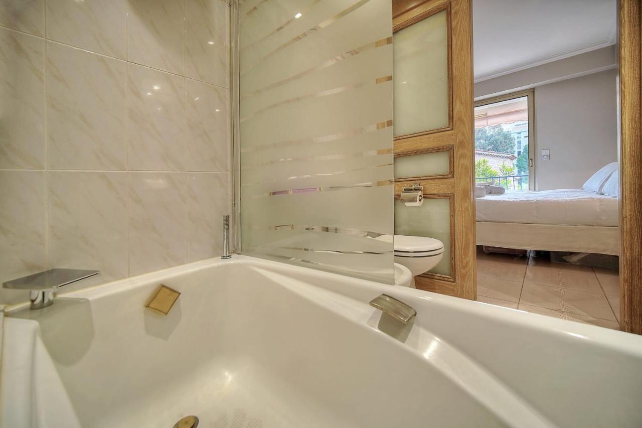 Immogroom - 2 Bedroom - Air Conditioning - Wifi - Terrace - Common Parking Cannes Luaran gambar